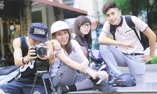 Ê kip thực hiện clip rất xì-tin, họ đều ủng hộ cho chuyện tình khó tin này. . Ê kip thực hiện clip rất xì-tin, họ đều ủng hộ cho chuyện tình khó tin này.