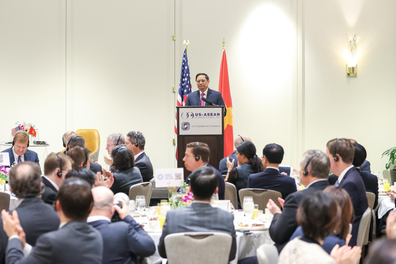 Thủ tướng Phạm Minh Chính cho rằng, quan hệ Việt Nam và Hoa Kỳ trong lịch sử có những thăng trầm và đột phá. Thủ tướng Phạm Minh Chính cho rằng, quan hệ Việt Nam và Hoa Kỳ trong lịch sử có những thăng trầm và đột phá.