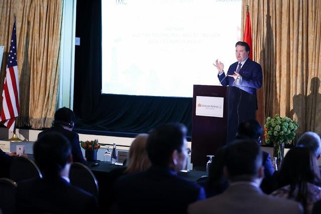 Đại sứ Hoa Kỳ tại Việt Nam Marc E. Knapper đánh giá cao ý nghĩa của sự kiện này và nhấn mạnh hàng không, du lịch, giáo dục, giao lưu nhân dân đóng vai trò rất quan trọng trong quan hệ hai nước