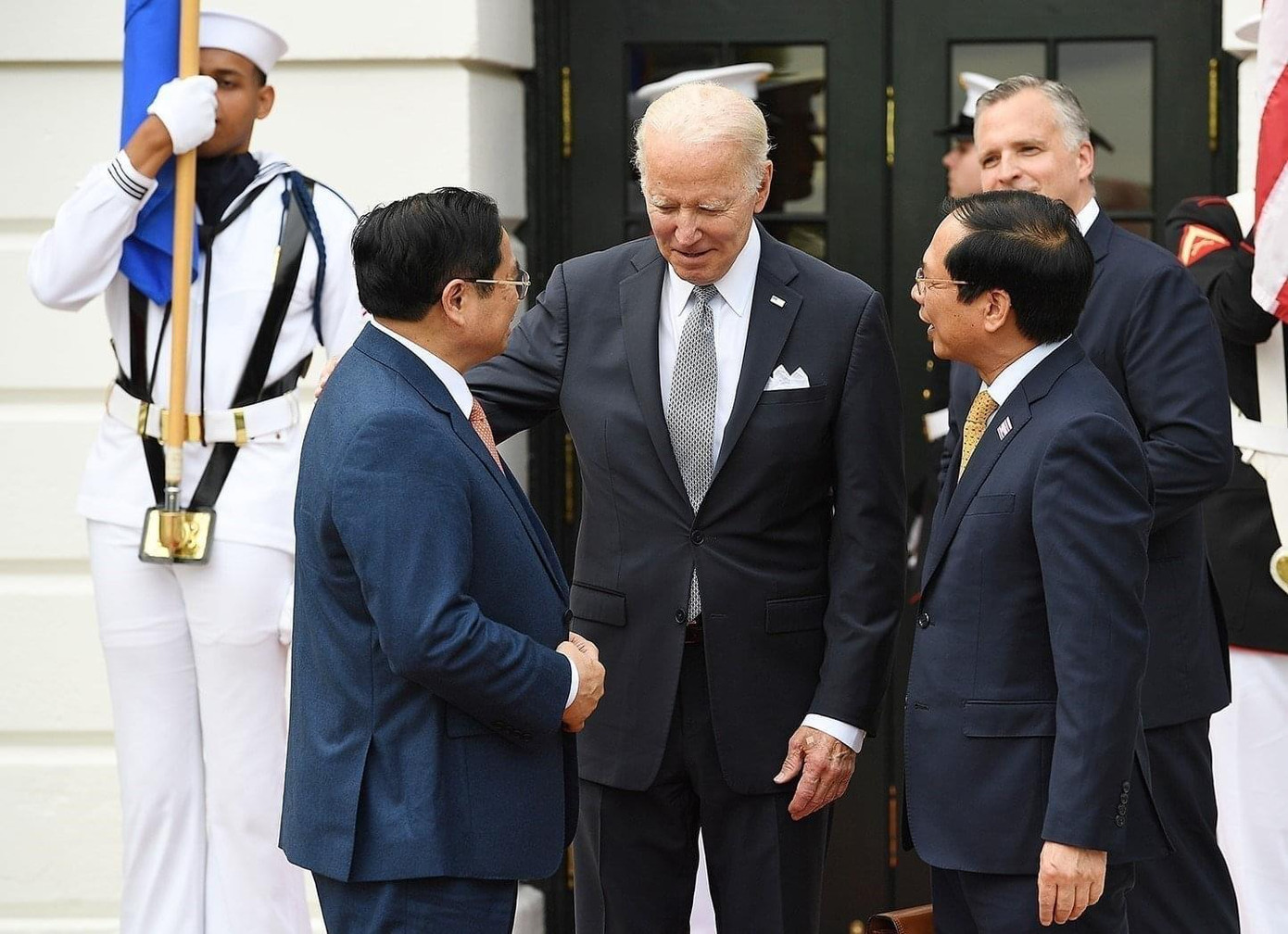 Tổng thống Hoa Kỳ Joe Biden đón Thủ tướng Phạm Minh Chính tham dự Hội nghị cấp cao đặc biệt ASEAN- Hoa Kỳ. Tổng thống Hoa Kỳ Joe Biden đón Thủ tướng Phạm Minh Chính tham dự Hội nghị cấp cao đặc biệt ASEAN- Hoa Kỳ.