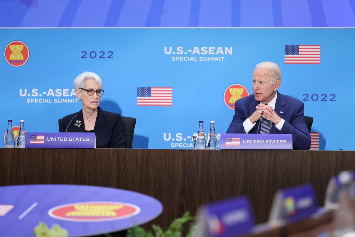 Tổng thống Hoa Kỳ Joe Biden khẳng định coi trọng và mong muốn nâng tầm quan hệ ASEAN- Hoa Kỳ và cam kết ủng hộ vai trò trung tâm của ASEAN và Quan điểm ASEAN về Ấn Độ Dương- Thái Bình Dương (AOIP). Tổng thống Hoa Kỳ Joe Biden khẳng định coi trọng và mong muốn nâng tầm quan hệ ASEAN- Hoa Kỳ và cam kết ủng hộ vai trò trung tâm của ASEAN và Quan điểm ASEAN về Ấn Độ Dương- Thái Bình Dương (AOIP).