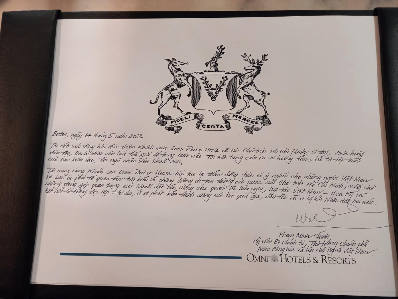 Thủ tướng mong rằng khách sạn Omni Parker House tiếp tục là điểm dừng chân có ý nghĩa cho những người Việt Nam và bạn bè quốc tế quan tâm tìm hiểu về chặng đường đi tìm đường cứu nước của Chủ tịch Hồ Chí Minh, cũng như những đóng góp của Người đặt nền móng cho quan hệ hữu nghị, hợp tác Việt Nam – Hoa Kỳ và kết nối tư tưởng độc lập, tự do, vì sự phát triển thịnh vượng của hai quốc gia, dân tộc và lợi ích Nhân dân hai nước. Thủ tướng mong rằng khách sạn Omni Parker House tiếp tục là điểm dừng chân có ý nghĩa cho những người Việt Nam và bạn bè quốc tế quan tâm tìm hiểu về chặng đường đi tìm đường cứu nước của Chủ tịch Hồ Chí Minh, cũng như những đóng góp của Người đặt nền móng cho quan hệ hữu nghị, hợp tác Việt Nam – Hoa Kỳ và kết nối tư tưởng độc lập, tự do, vì sự phát triển thịnh vượng của hai quốc gia, dân tộc và lợi ích Nhân dân hai nước.