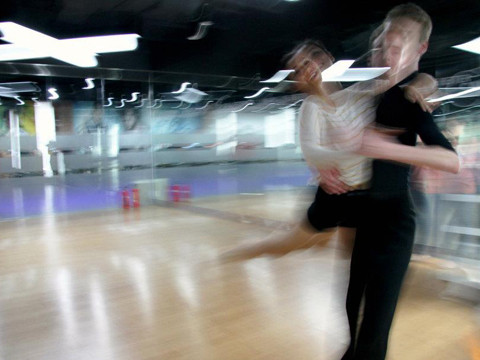 "Vù...ù...ù.... Hãy chờ cú xoay của tôi nhé! Chắc chắn tôi sẽ phải thực hiện nó hoàn hảo vào buổi tiếp!" .