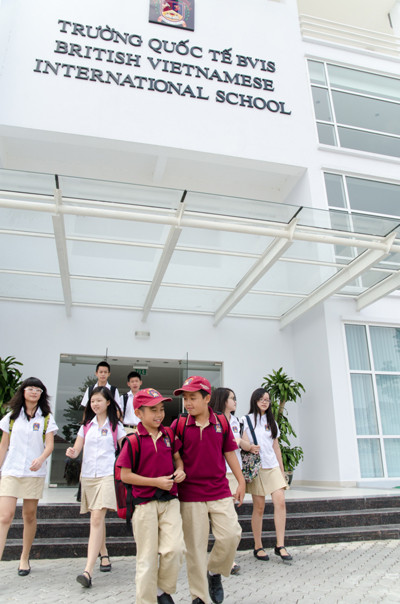 Hội Xuân 2013 cũng là chương trình ghi dấu ấn đầu tiên của BVIS tại Vincom Village - “Xứ sở thanh bình” với những biệt thự bên sông sang trọng, đẳng cấp. Đây cũng là điểm dừng chân đầu tiên tại Hà Nội của hệ thống trường quốc tế BVIS.