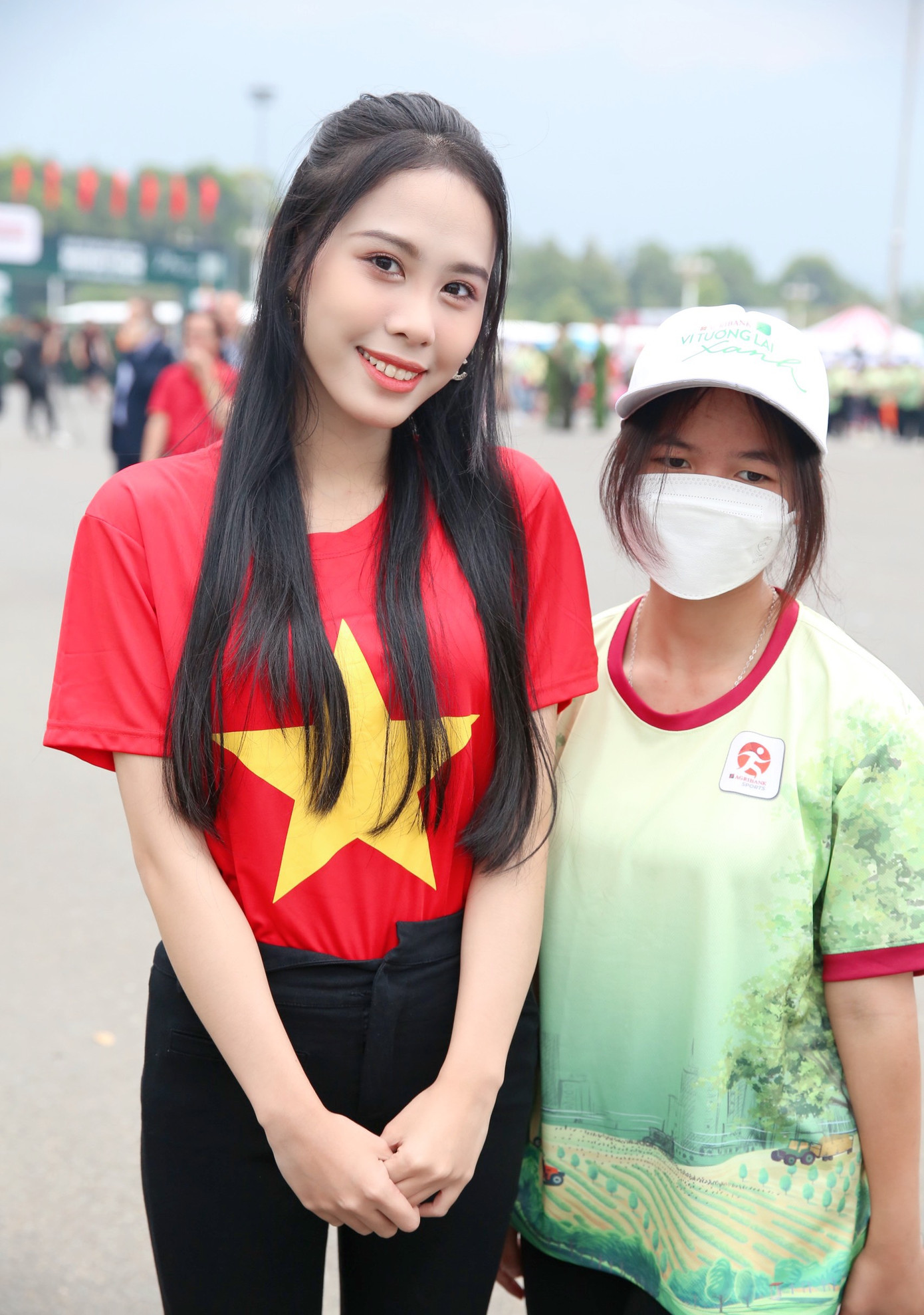 Á hậu Ngọc Hằng lần đầu tiên đến Lai Châu và tham dự giải Tiền Phong Marathon. Người đẹp cho biết cô sẽ hát trong đêm giao lưu văn nghệ trong khuôn khổ Tiền Phong Marathon 2023 diễn ra tối nay (25/3) tại Quảng trường Nhân dân.