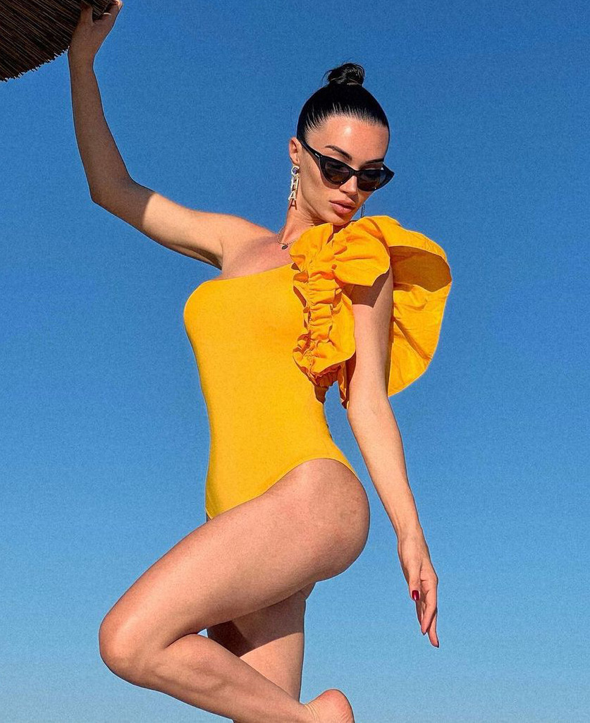 Cũng giống những người chuyển giới khác, Victoria thích trang điểm, mặc quần áo và giày dép của phụ nữ từ thời thơ ấu. "Tôi thích chơi trò đội khăn lên đầu, bắt chước các kiểu tóc của con gái", cô chia sẻ.