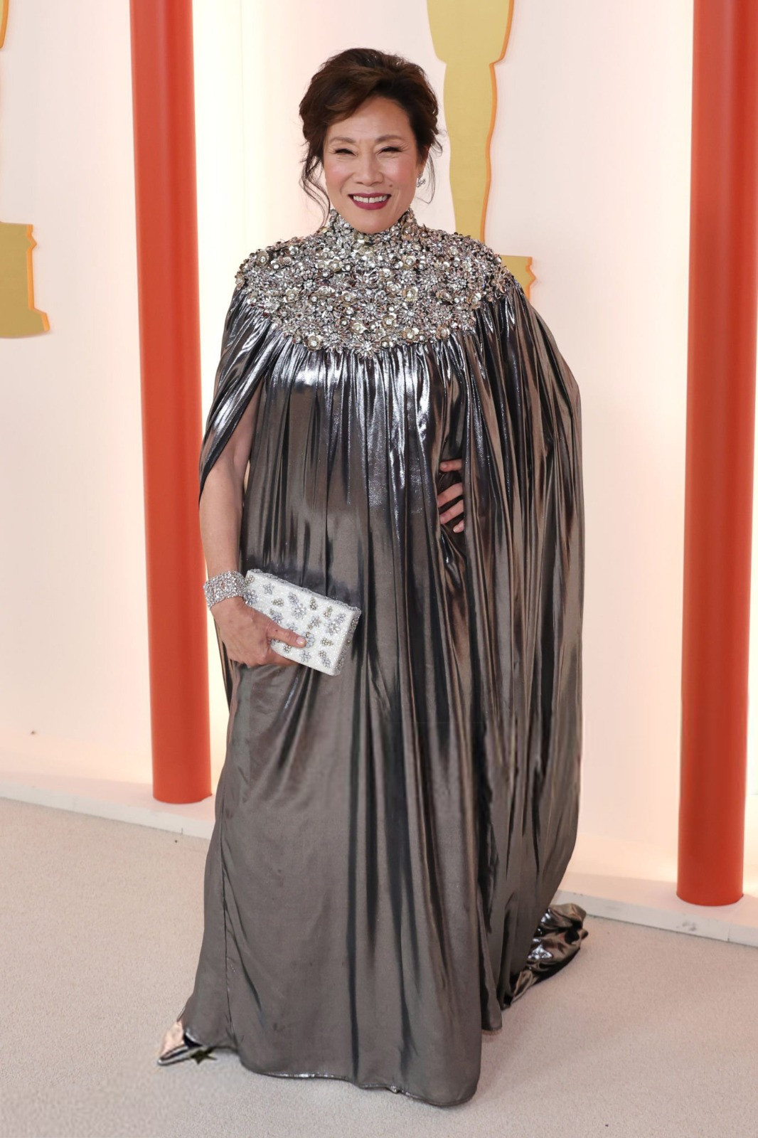 NTK Lê Thanh Hòa là tác giả của chiếc váy mà Janet Yang - Chủ tịch Viện phim Hoa Kỳ mặc trên thảm đỏ Oscar lần thứ 95.