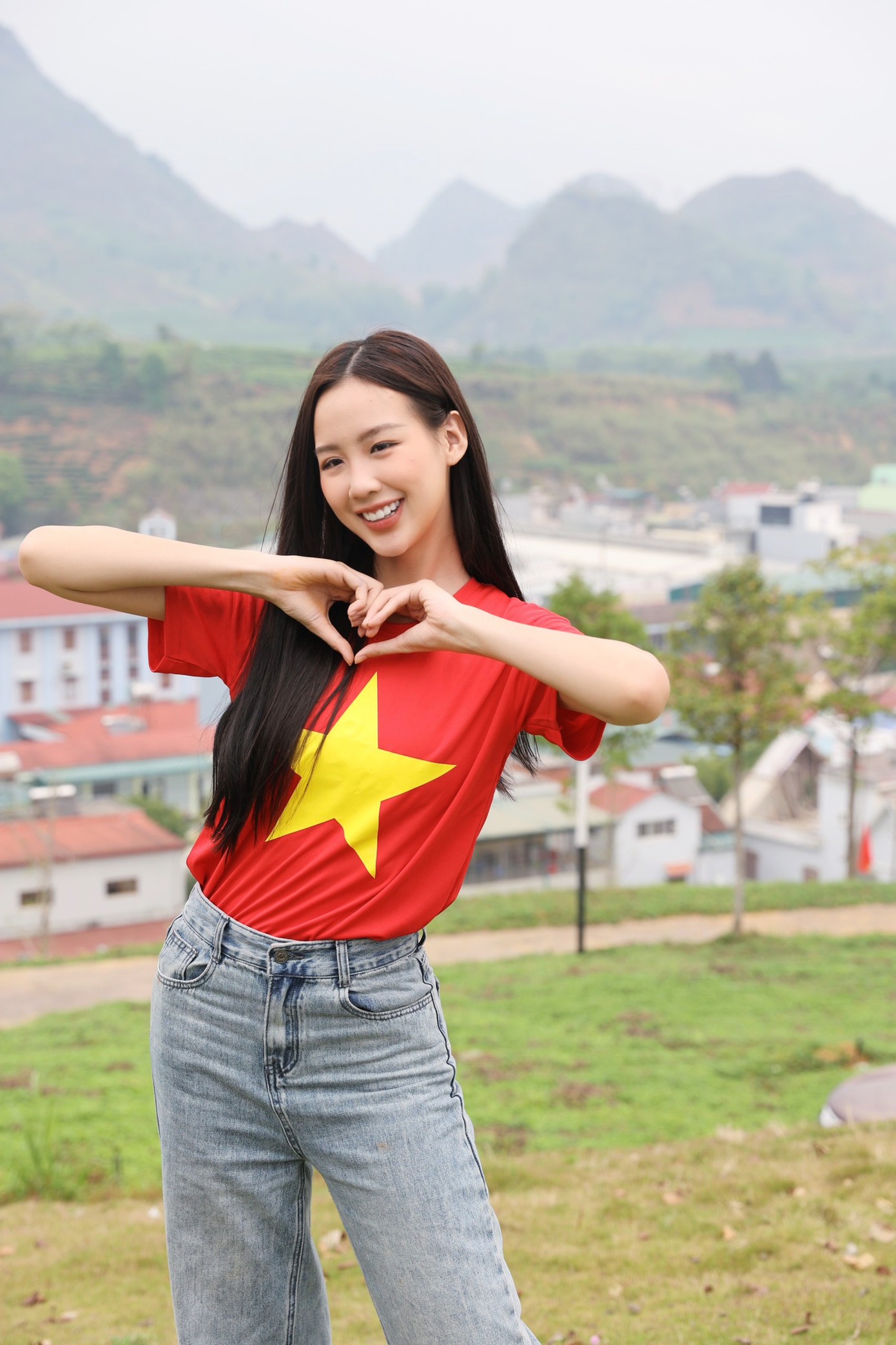 Tham gia đồng hành cùng giải chạy Tiền Phong Marathon 2023, các người đẹp có cơ hội dự nhiều hoạt động xã hội thú vị, ý nghĩa.