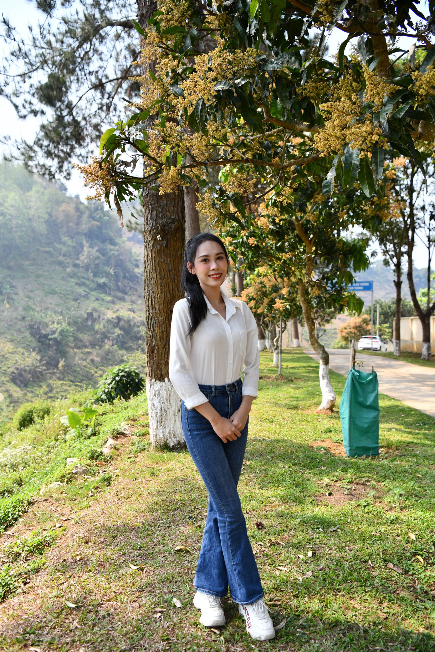 Á hậu Ngọc Hằng cũng là người đẹp lần đầu tiên đặt chân tới Lai Châu. Cô chia sẻ cảm xúc vui mừng, tự hào khi được tham gia Tiền Phong Marathon 2023 để truyền cảm hứng, năng lượng tích cực về thể thao tới giới trẻ. Ngọc Hằng là một người đẹp ăn chay trường, cô cũng thường xuyên tập thể thao để rèn luyện sức khỏe.