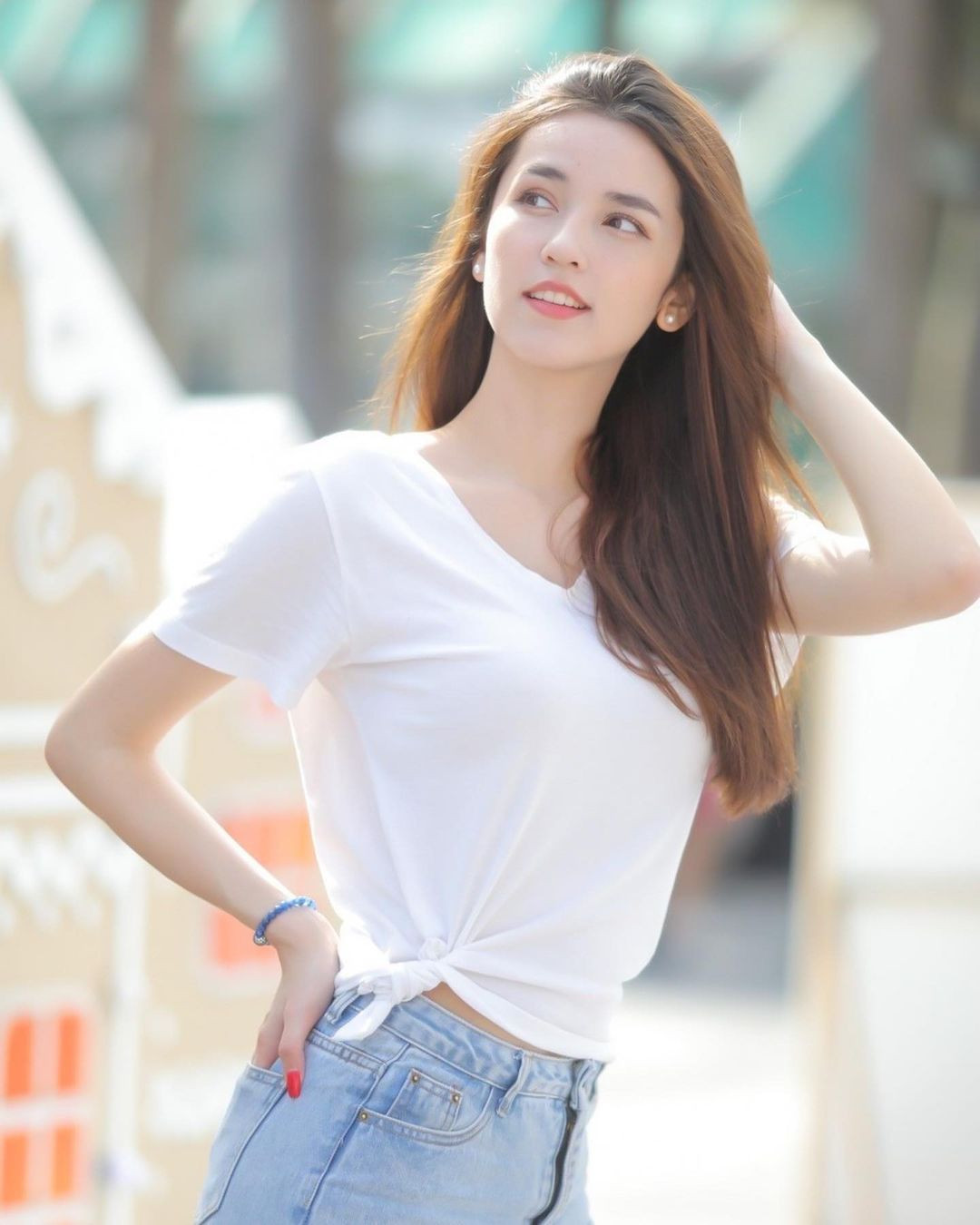 Trong khi đó, mẹ của Arabella Sitanan Gregory lại muốn cô thử sức với sân chơi Hoa hậu Hoàn vũ Thái Lan. Nhiều khán giả cũng mong mỏi sau khi dừng chân ở vị trí Á hậu 2 tại Miss Thailand 2023, Arabella Sitanan Gregory tiếp tục tìm kiếm cơ hội ở Hoa hậu Hoàn vũ Thái Lan.