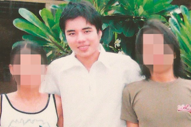 Hồ Duy Hải (giữa)