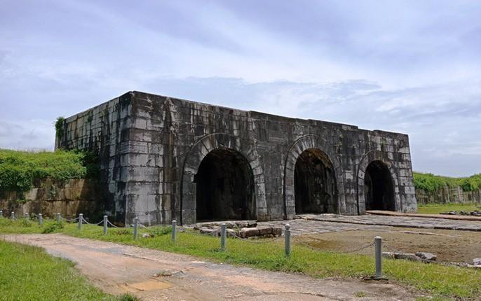 Cổng phía Nam của Thành nhà Hồ.