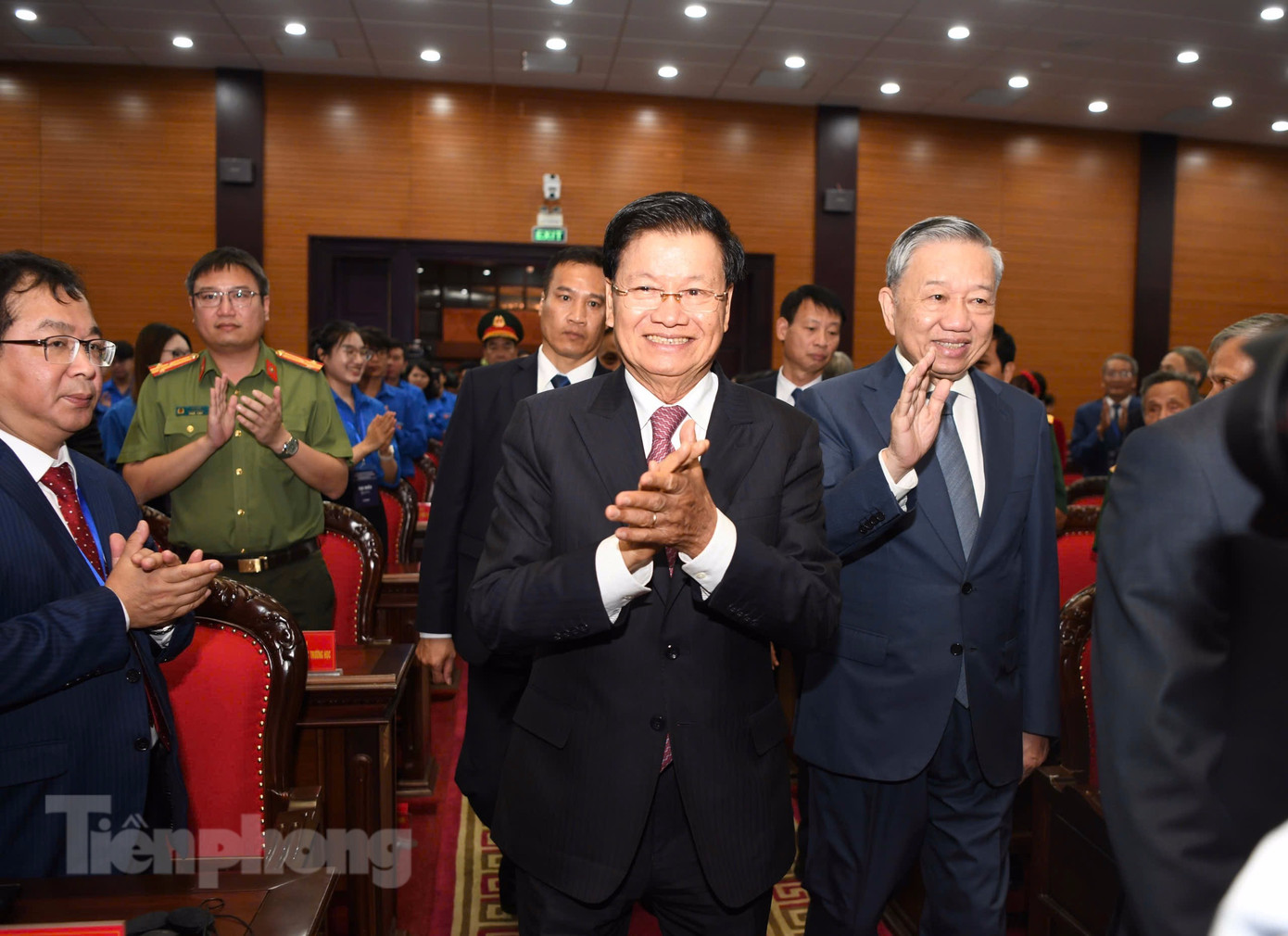 Tổng Bí thư, Chủ tịch nước Tô Lâm và Tổng Bí thư, Chủ tịch nước Lào Thongloun Sisoulith đến buổi gặp gỡ. (Ảnh: Như Ý)