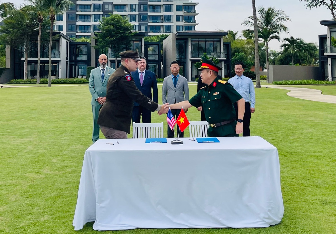 Lễ trao trả hài cốt quân nhân Mỹ mất tích trong chiến tranh ở Việt Nam lần thứ 167. (Ảnh: Mofa) Lễ trao trả hài cốt quân nhân Mỹ mất tích trong chiến tranh ở Việt Nam lần thứ 167. (Ảnh: Mofa)