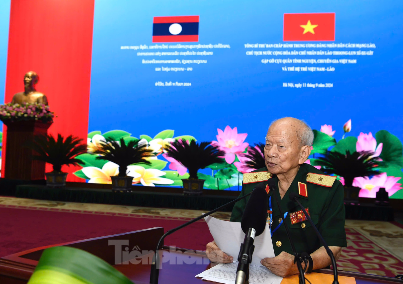 Thiếu tướng Huỳnh Đắc Hương phát biểu tại cuộc gặp gỡ. (Ảnh: Như Ý)