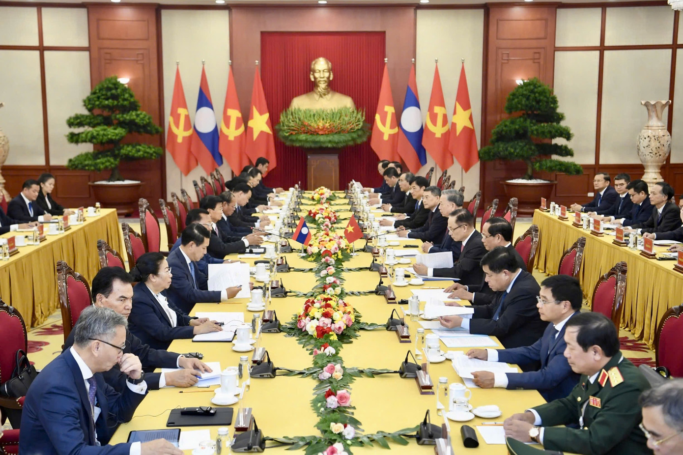 Toàn cảnh cuộc hội đàm giữa lãnh đạo cấp cao Việt - Lào ngày 10/9. (Ảnh: Nhật Minh)