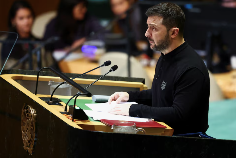 Tổng thống Ukraine Volodymir Zelensky phát biểu trước Đại hội đồng Liên Hợp Quốc ngày 25/9. (Ảnh: Reuters)