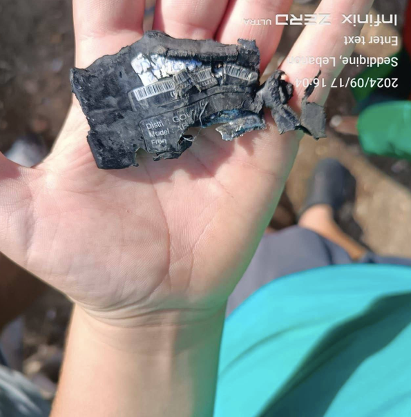 Một máy nhắn tin của người Li-băng sau khi nổ. (Ảnh: CNN) Một máy nhắn tin của người Li-băng sau khi nổ. (Ảnh: CNN)