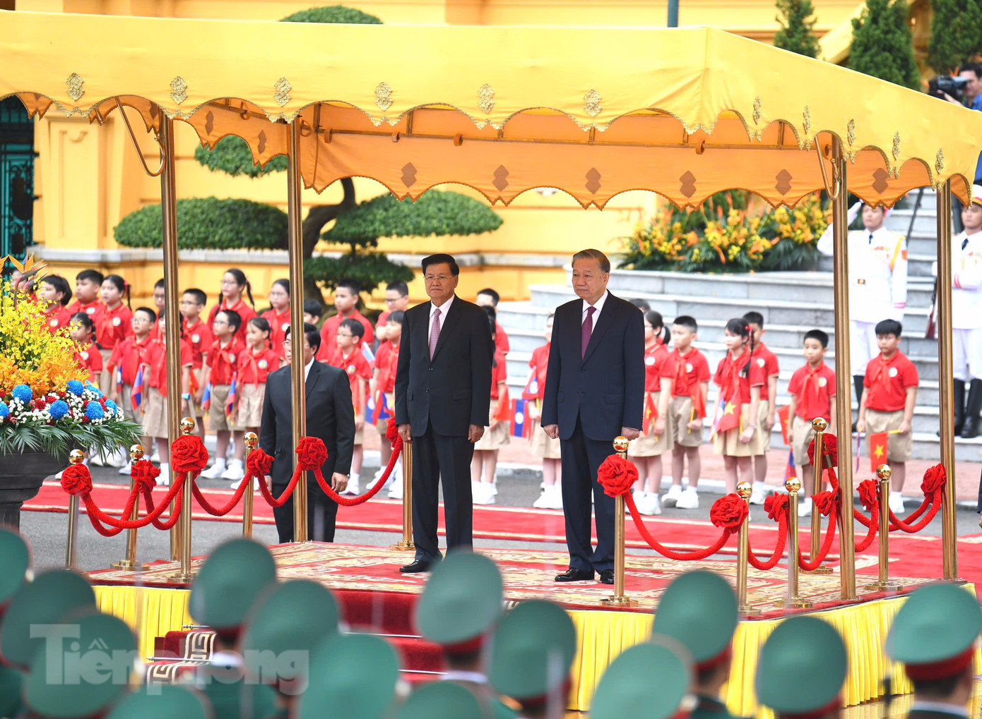 Tổng Bí thư, Chủ tịch nước Tô Lâm và Tổng Bí thư, Chủ tịch nước Thongloun Sisoulith trong lễ đón cấp Nhà nước ngày 10/9. (Ảnh: Như Ý)