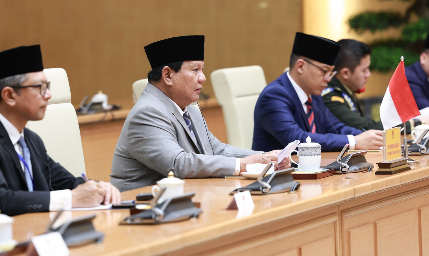 Tổng thống đắc cử Prabowo Subianto và các quan chức cấp cao Indonesia trong cuộc trao đổi với Thủ tướng Phạm Minh Chính ngày 14/9. (Ảnh: Nhật Minh)
