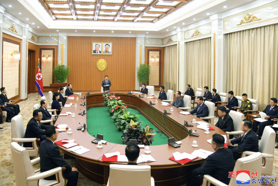 Phiên họp toàn thể của Ủy ban Thường vụ Quốc hội Triều Tiên, ngày 15/9, tại Bình Nhưỡng. (Ảnh: KCNA)