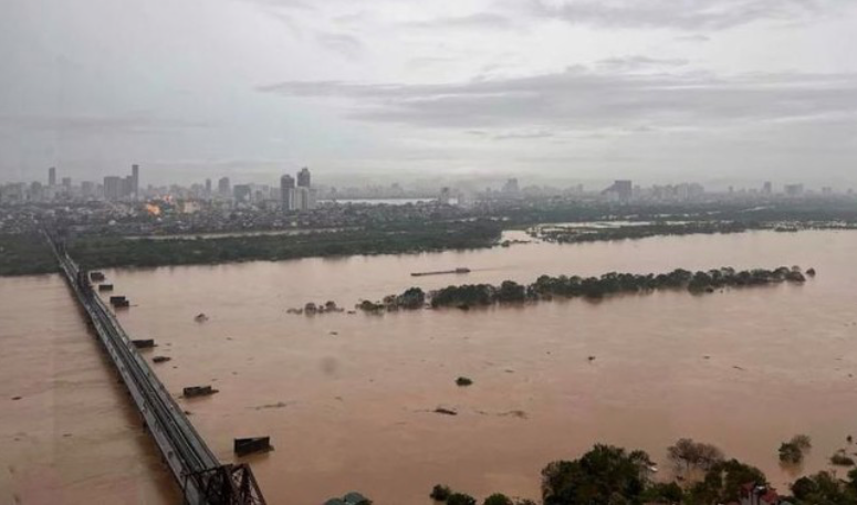 Hình ảnh nước lũ dâng trên sông Hồng đoạn qua Hà Nội. (Ảnh: VNEconomy) Hình ảnh nước lũ dâng trên sông Hồng đoạn qua Hà Nội. (Ảnh: VNEconomy)