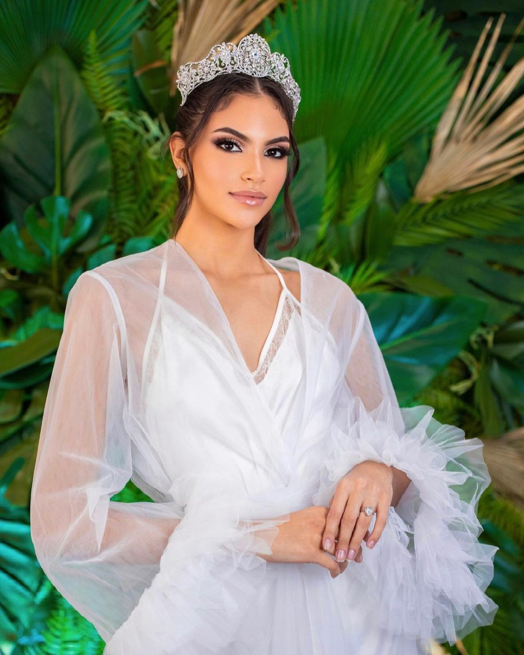 Skarxi Marie sinh ra tại Cộng hòa Dominica nhưng hiện học tập và làm việc tại Mỹ.