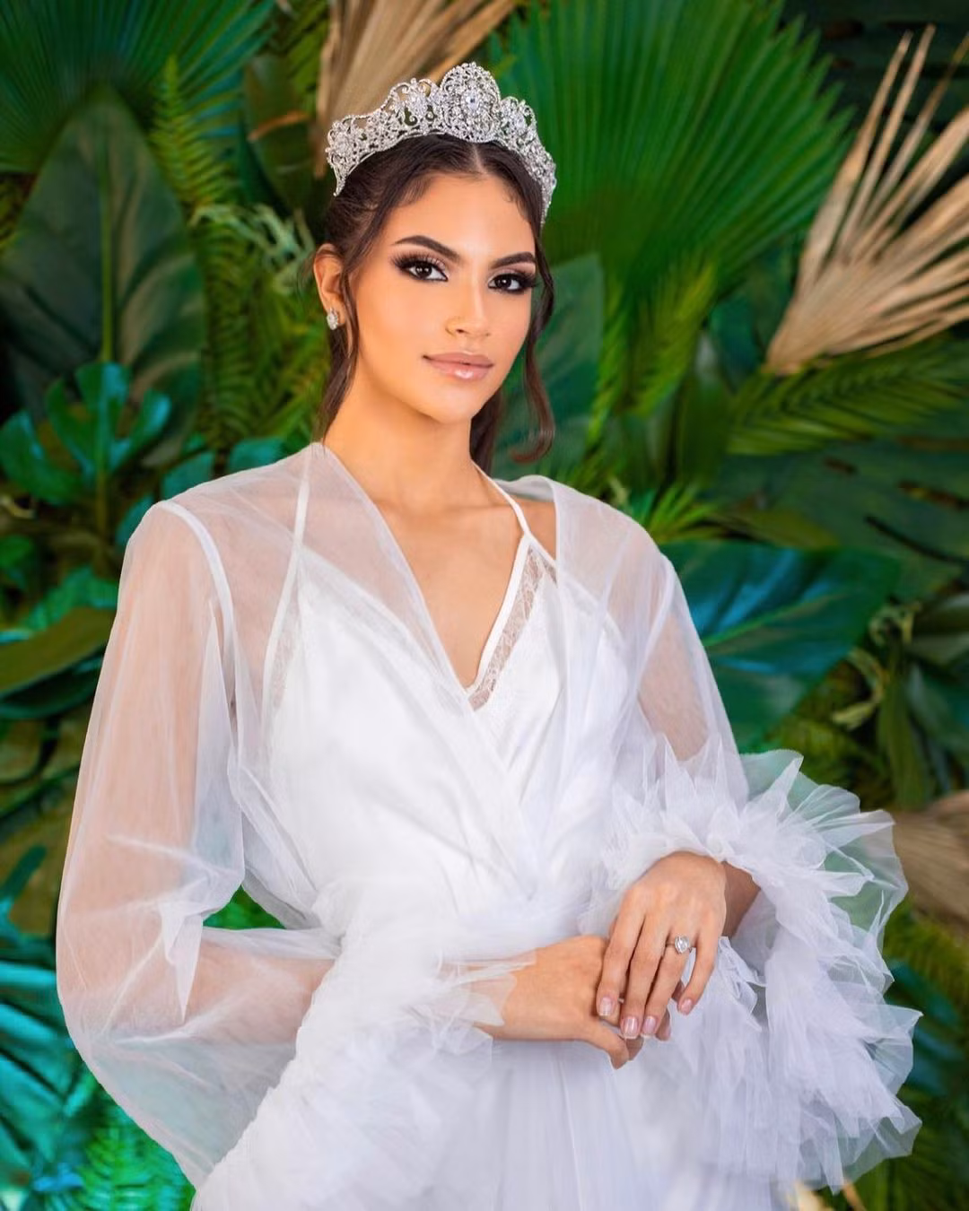 Skarxi Marie sinh ra tại Cộng hòa Dominica nhưng hiện học tập và làm việc tại Mỹ.