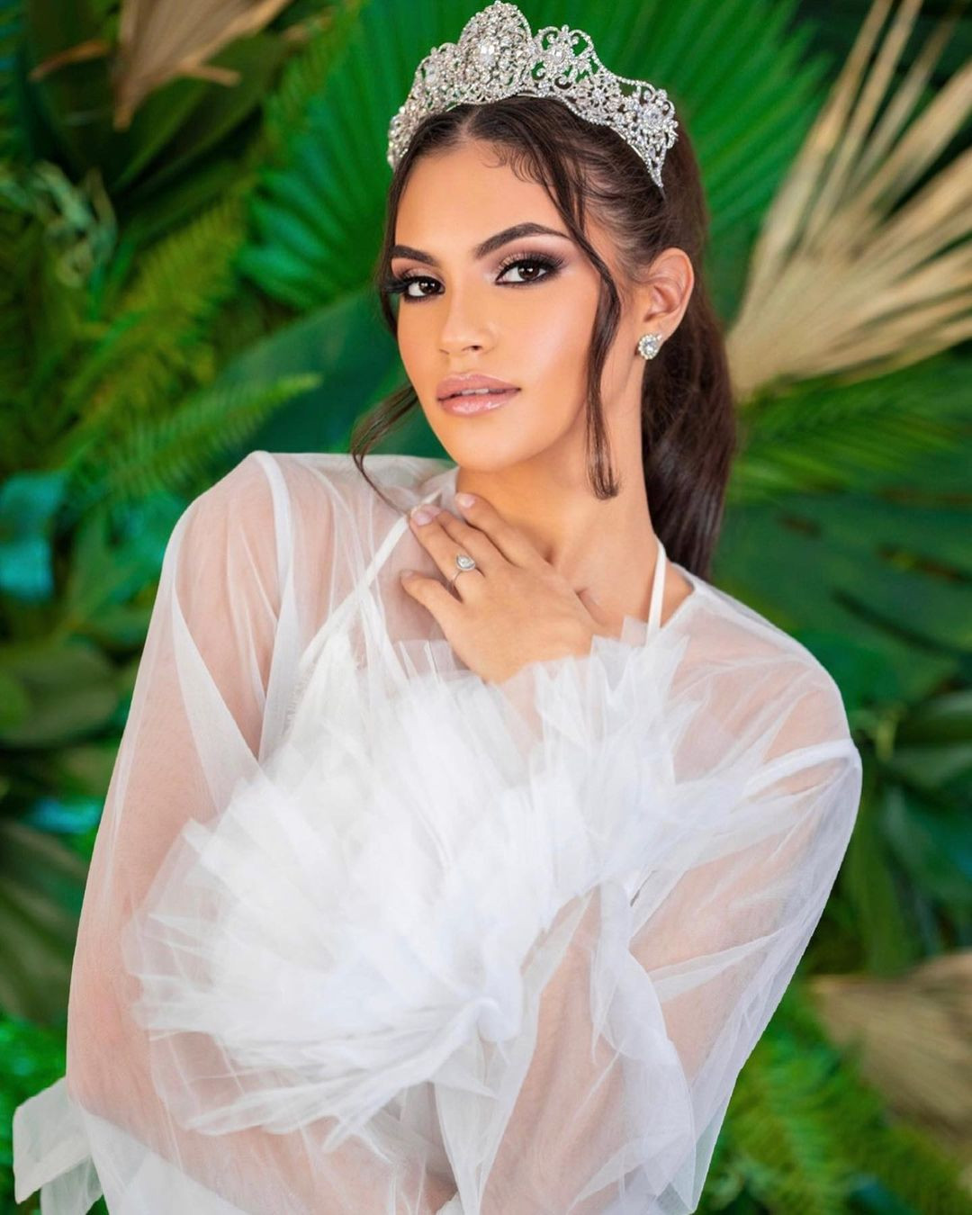 Skarxi Marie sinh ra tại Cộng hòa Dominica nhưng hiện học tập và làm việc tại Mỹ.