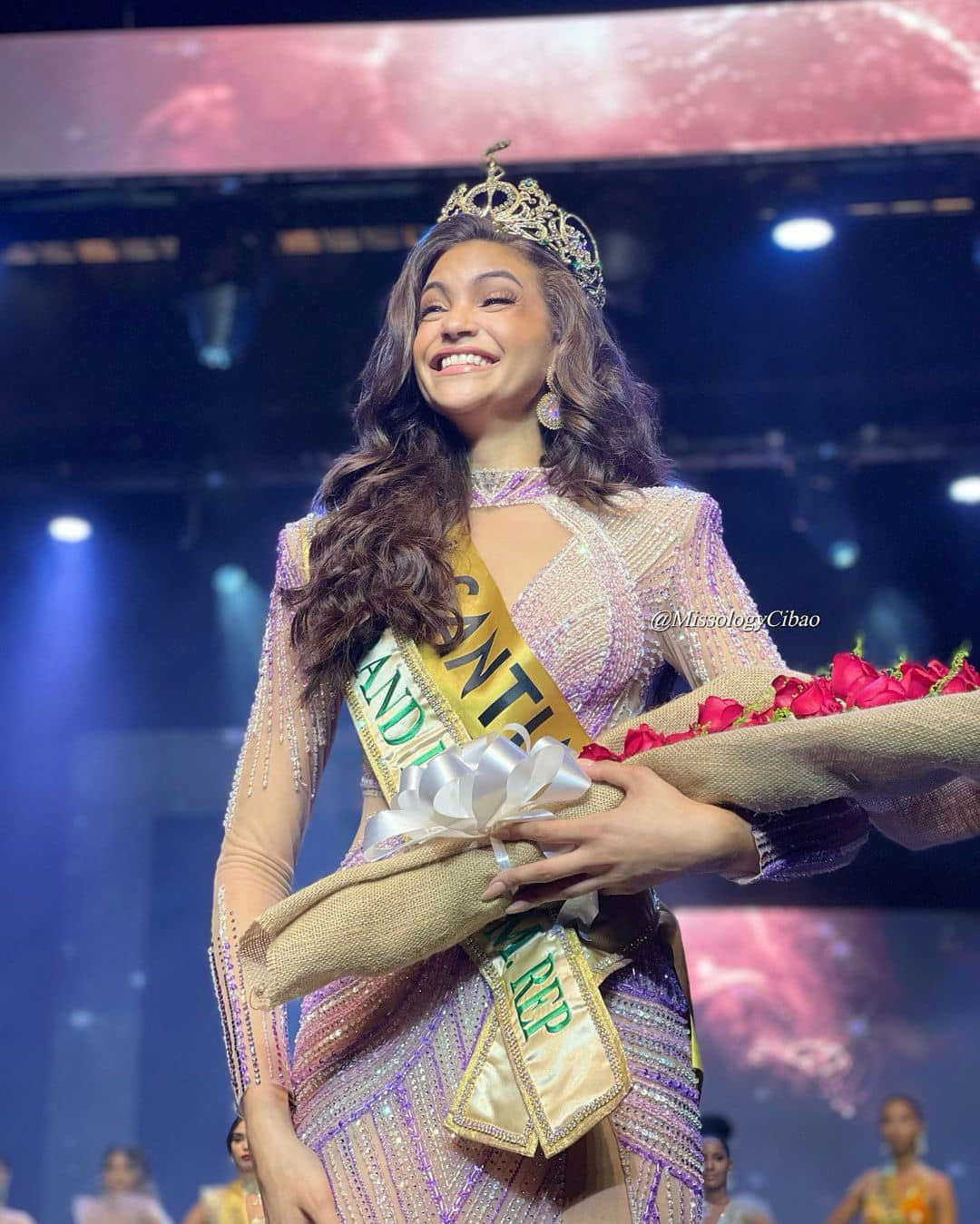 Ngày 5/8 đã diễn ra đêm chung kết Hoa hậu Hòa bình Cộng hòa Dominica 2023 với chiến thắng thuộc về người đẹp Skarxi Marie. Cô đại diện quốc gia tham dự Hoa hậu Hòa bình Quốc tế 2023 tổ chức ở Việt Nam vào tháng 10. Tuy nhiên, người đẹp bị cư dân mạng chê bai vì lỗi trang điểm khi đăng quang.