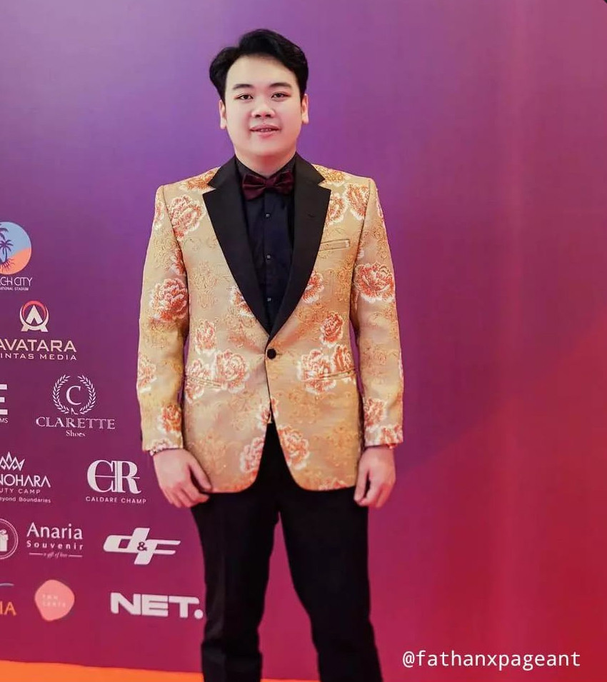 Chủ tịch Hoa hậu Hoàn vũ Indonesia - Eldwen Wang và tân Hoa hậu Hoàn vũ Indonesia 2023 Fabienne Nicole Groneveld.