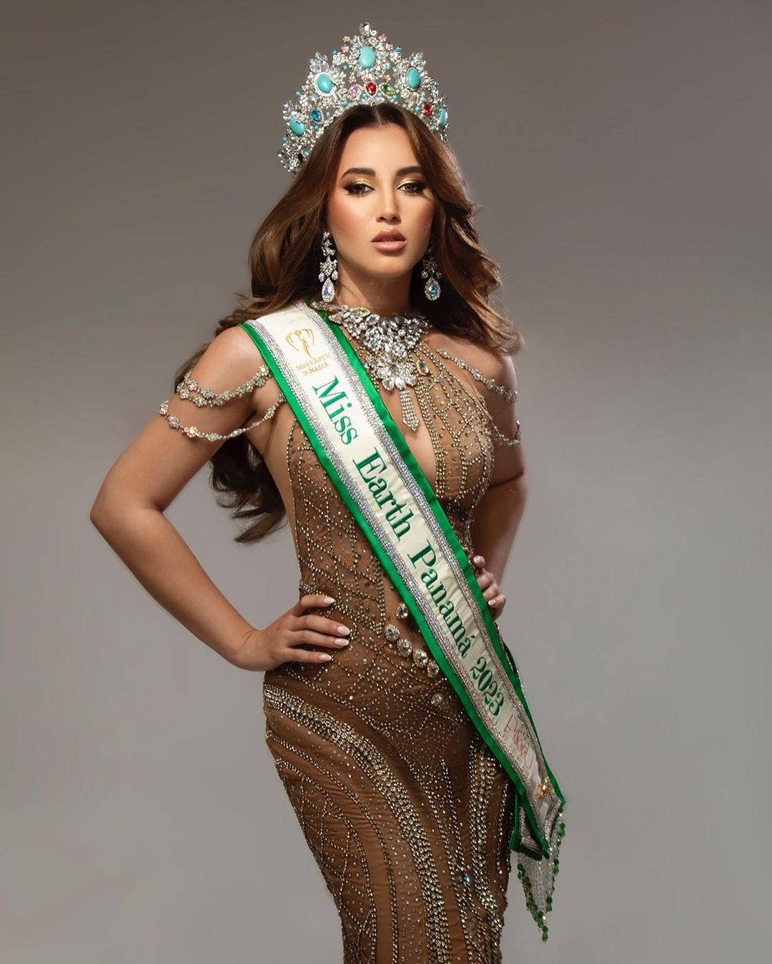 Ngày 3/8, người đẹp Nicole Castillero được bổ nhiệm trở thành Hoa hậu Trái Đất Panama 2023. Cô sẽ đại diện Panama tham dự cuộc thi Miss Earth 2023, dự kiến tổ chức ở Việt Nam.