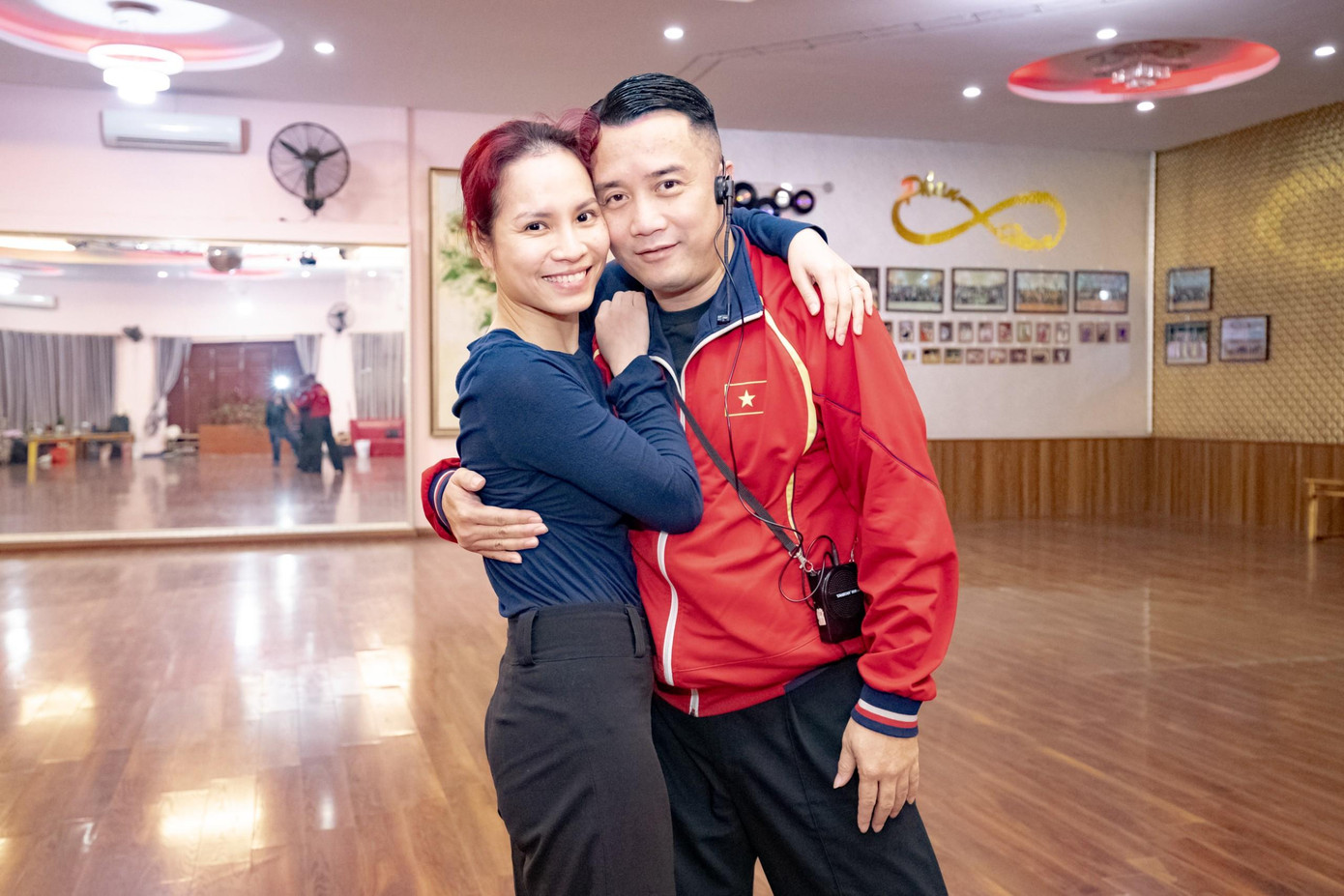 Hồng Việt và Thu Trang tại trung tâm đào tạo dancesport của hai vợ chồng- Ảnh: NVCC Hồng Việt và Thu Trang tại trung tâm đào tạo dancesport của hai vợ chồng- Ảnh: NVCC