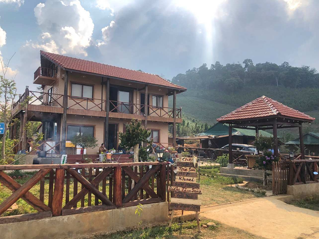 Nhiều mô hình du lịch đang được xây dựng để đáp ứng đầy đủ nhu cầu của du khách đến với thôn Tu Thó.