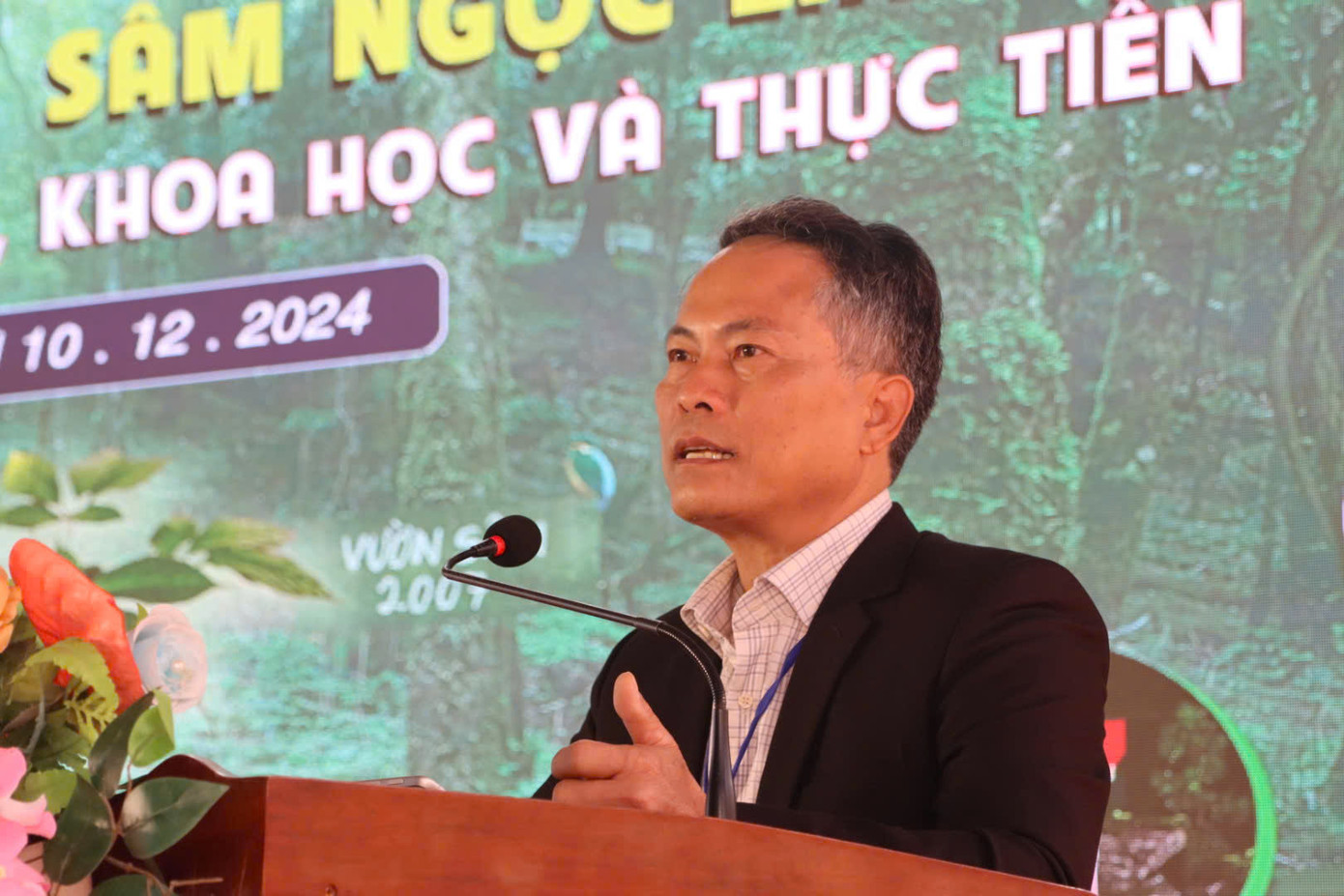 Theo ông Võ Trung Mạnh - Chủ tịch UBND huyện Tu Mơ Rông, để chuẩn bị cho việc thành lập làng du lịch cộng đồng Tu Thó, chính quyền đã tổ chức kêu gọi đầu tư và xây dựng các địa điểm tham quan, nghỉ dưỡng. Với những tài nguyên sẵn có, bà con Xơ Đăng hoàn toàn có thể phát triển du lịch tại đây, qua đó cải thiện đời sống thêm phần khởi sắc.