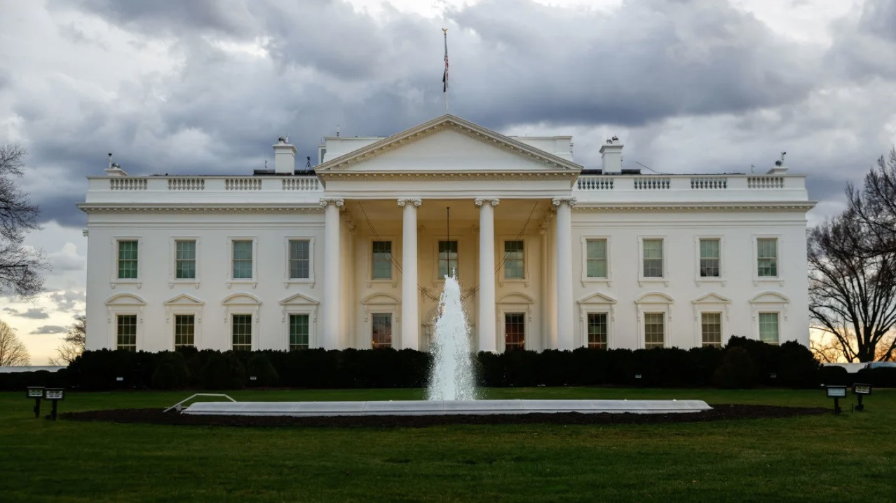 Bên ngoài Nhà Trắng ngày 26/1. (Ảnh: CNN) Bên ngoài Nhà Trắng ngày 26/1. (Ảnh: CNN)