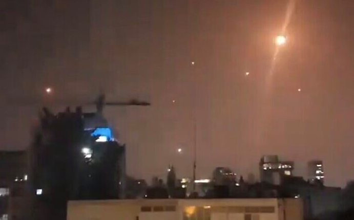 Rốc-két bắn vào Israel ngày 1/1/2024. (Ảnh: Times of Israel) Rốc-két bắn vào Israel ngày 1/1/2024. (Ảnh: Times of Israel)