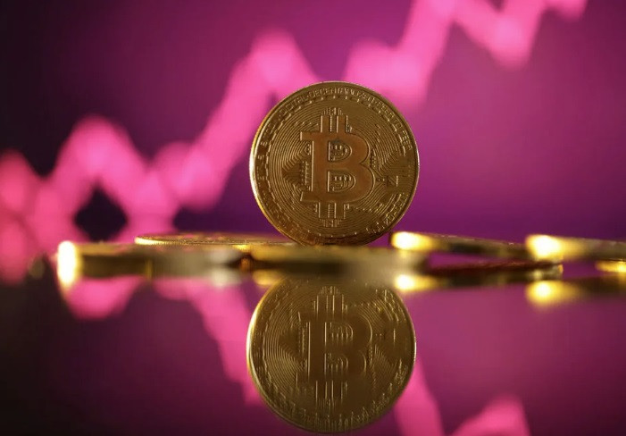Giá bitcoin giảm mạnh xuống mức thấp nhất 7 tuần qua. (Đồ họa: Reuters) Giá bitcoin giảm mạnh xuống mức thấp nhất 7 tuần qua. (Đồ họa: Reuters)