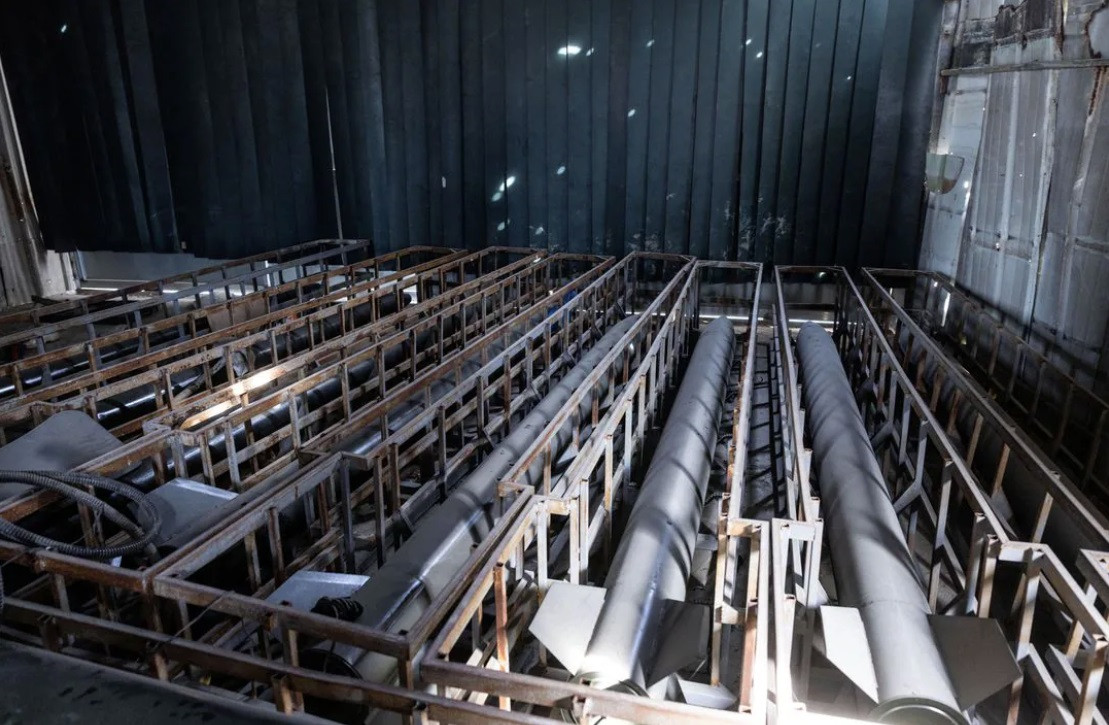 Các tên lửa đặt trên các giá đỡ bằng thép ở Dải Gaza. (Ảnh: Reuters)