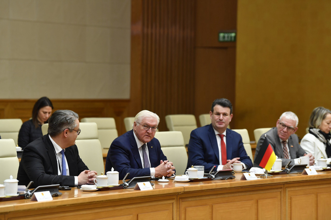 Tổng thống Steinmeier và các quan chức cấp cao Đức tại cuộc hội kiến. (Ảnh: Như Ý)