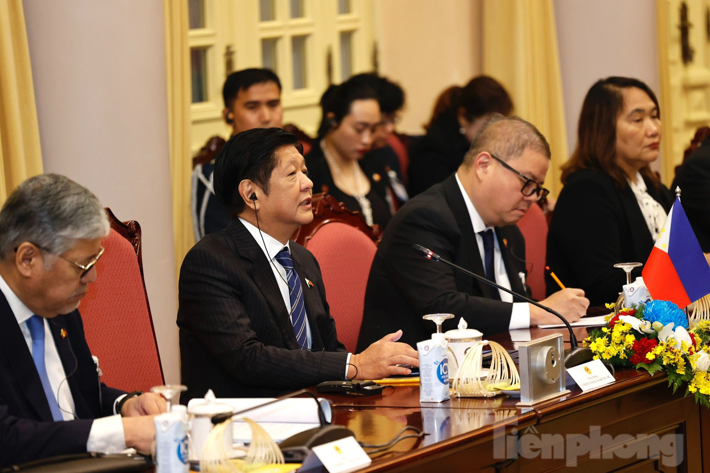 Tổng thống Ferdinand Marcos Jr và các quan chức cấp cao Philippines tại cuộc hội đàm. (Ảnh: Như Ý)