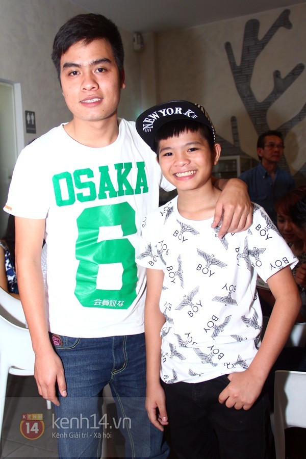 Quang Anh và anh trai rấy yêu thương nhau