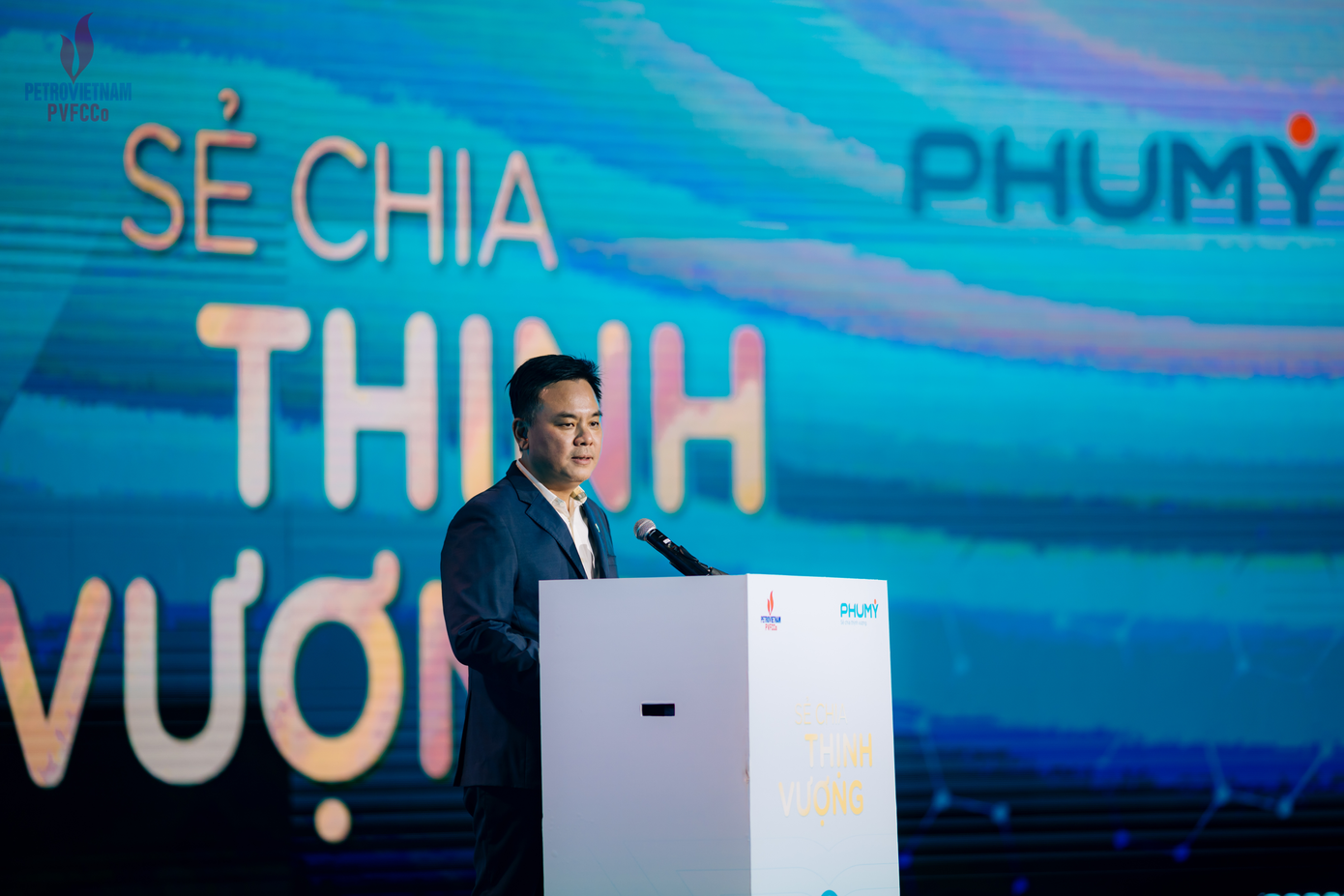 Ông Nguyễn Xuân Hòa - Chủ tịch HĐQT PVFCCo công bố tên và nhận diện thương hiệu mới PHUMY.