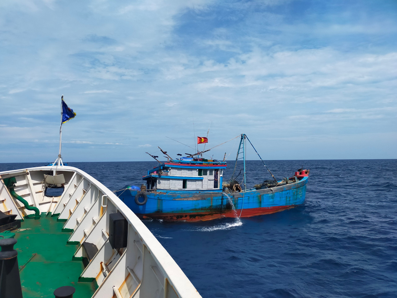 Qua hoạt động tuần tra, kiểm tra, kiểm soát, lực lượng kiểm ngư đã phát hiện, xử lý nhiều tàu cá vi phạm khai thác IUU và pháp luật về thủy sản. Qua hoạt động tuần tra, kiểm tra, kiểm soát, lực lượng kiểm ngư đã phát hiện, xử lý nhiều tàu cá vi phạm khai thác IUU và pháp luật về thủy sản.