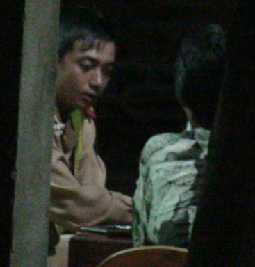 Những 'con sâu' trong ngành CSGT ảnh 2 CSGT ra giá với tài xế xe gỗ dêm 31-7-2011