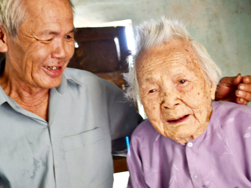 Cụ Dã và con trai thứ 10