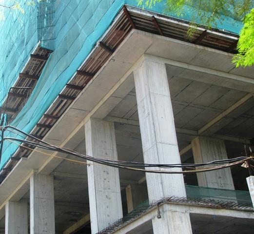 Công trình đã được khởi công xây dựng vào tháng 12/2009 và dự kiến sẽ hoàn thành vào năm 2014. Hiện tại, dự án đã xây dựng xong phần hầm, tường bao và đang thi công xây dựng đến tầng 3. 