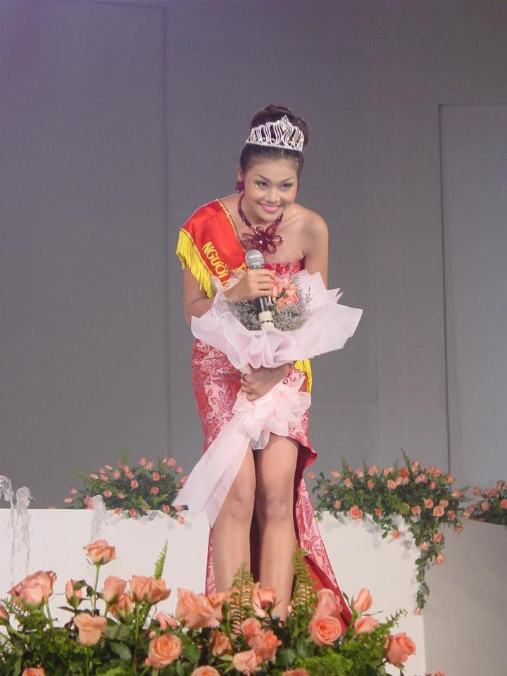 Đã 10 năm trôi qua nhưng có vẻ nhan sắc của Thanh Hằng ngày càng trẻ đẹp. Đã 10 năm trôi qua nhưng có vẻ nhan sắc của Thanh Hằng ngày càng trẻ đẹp