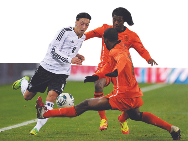 Hà Lan buộc phải chặn đứng cỗ xe tăng Đức mới có cơ đi tiếp. Ảnh: TTXVN