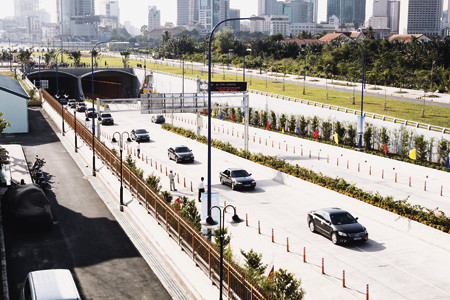 Cầu Thủ Thiêm và hầm ngầm Thủ Thiêm, công trình đầu tư công vừa đưa vào sử dụng Ảnh: Hoàng Hải